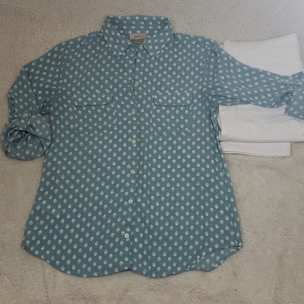 3💝 for $25 Loft Outlet Button Down Blouse